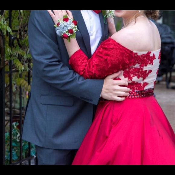 Prom dress! - Picture 1 of 3